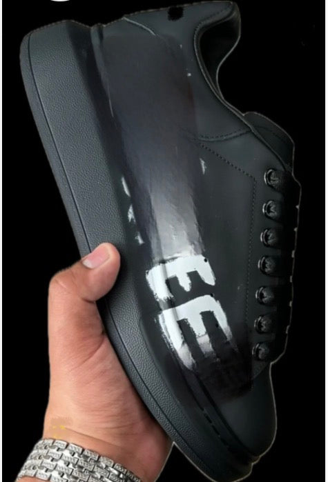 M102647black